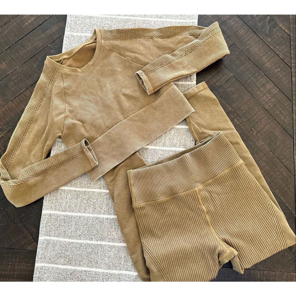 Aerie Big Chill Set Tan Seamless Leggings and Cropped Top Size Small New